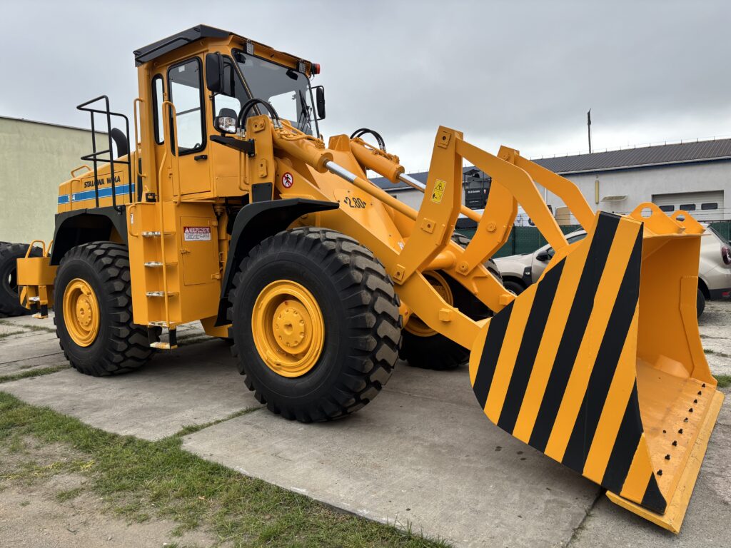 ładowarka 534 E po odbudowie w 2026r. Silnik Cummins